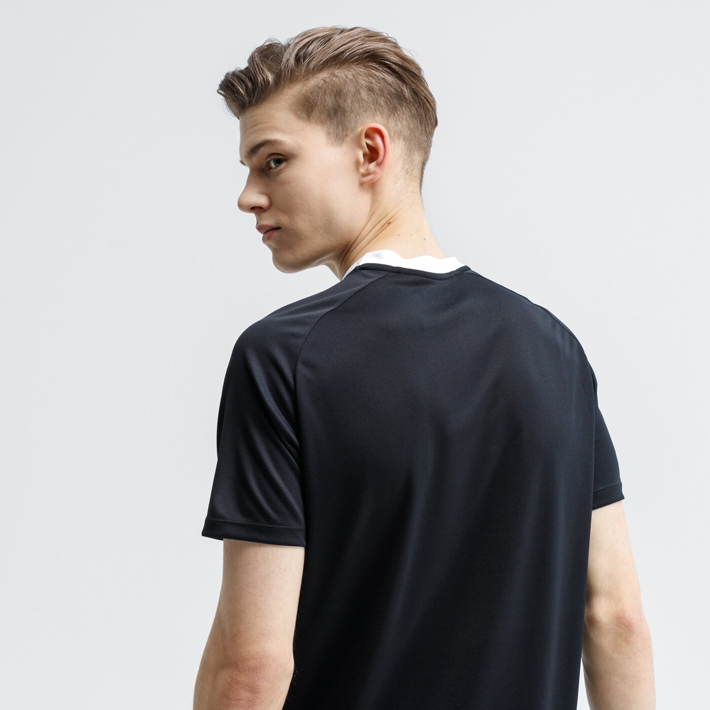 Koszulka męska UMBRO T-SHIRT FW CREW TRAINING JERSEY 65626u-060 kolor czarny