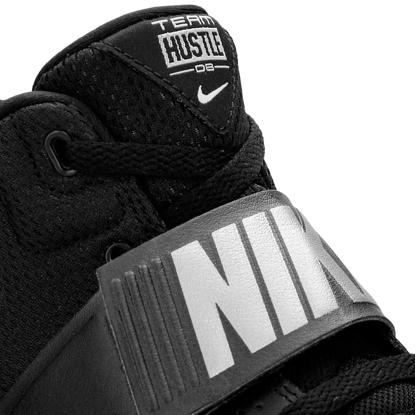 Buty dziecięce do koszykówki NIKE TEAM HUSTLE D 8 BG 881941-001 kolor czarny