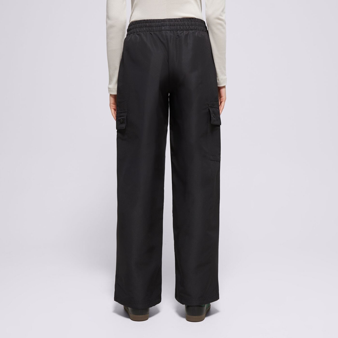 Spodnie dresowe damskie ADIDAS SPODNIE ESSENTIALS WOVEN CARGO ix9974 kolor czarny