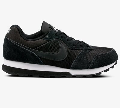 nike md runner damskie na nodze