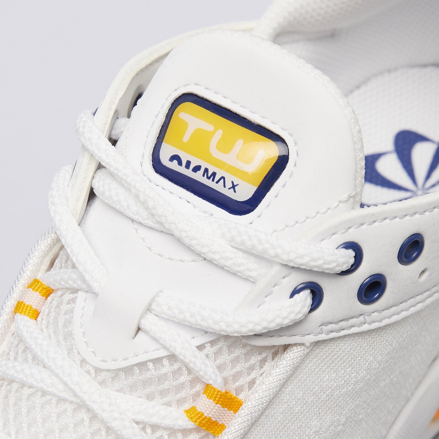 Buty dziecięce NIKE AIR MAX TW NN GS fj4606-100 kolor biały