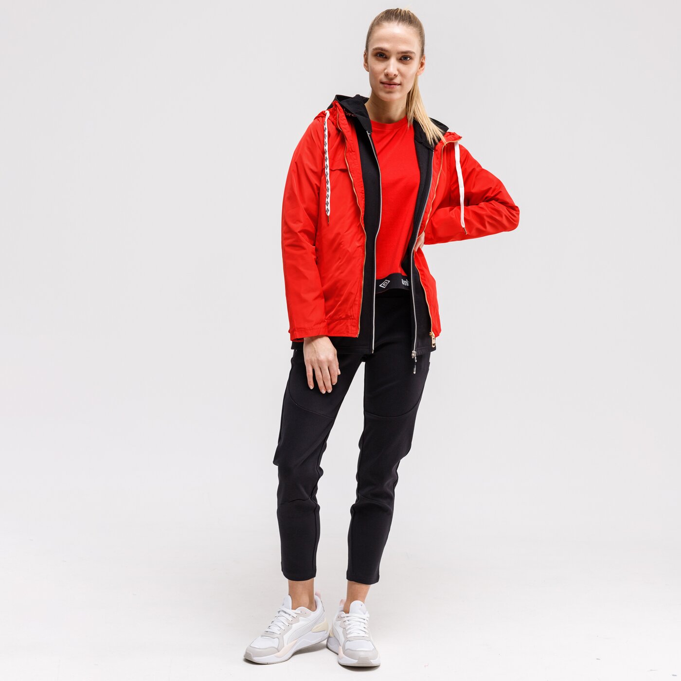 Bluza damska UMBRO BLUZA ROZPINANA Z KAPTUREM BADGER ul121bld39002 kolor czarny