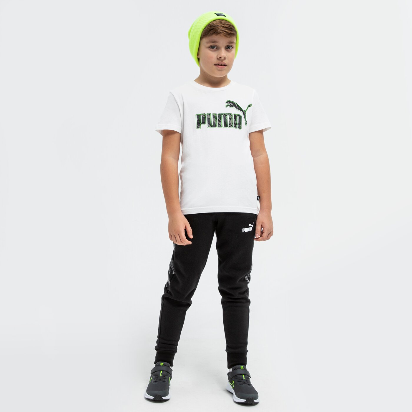 Spodnie dziecięce PUMA SPODNIE GRAPHIC SWEAT FL CL B 589359 01 kolor czarny
