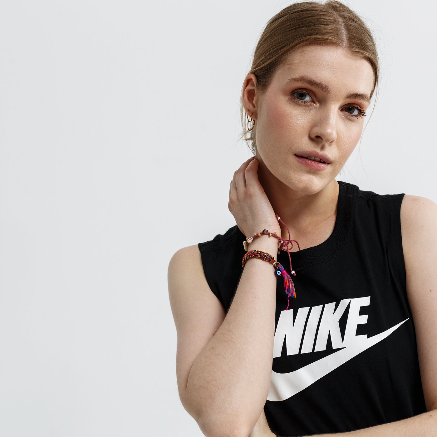 Top damski NIKE TANK W NSW ESSNTL MSCL FUTURA bv6173-010 kolor czarny