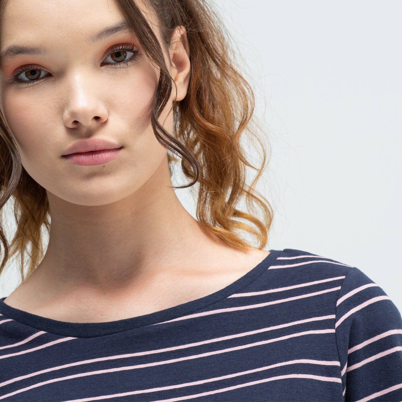 Koszulka damska FEEWEAR T-SHIRT DAMSONS fw39tld01002 kolor granatowy