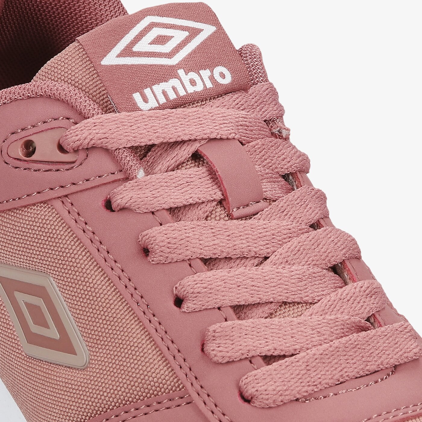 umbro follow wmns iii