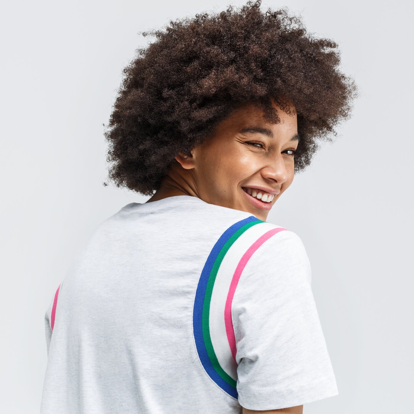 Koszulka damska NIKE T-SHIRT NSHRTG cu5885-051 kolor szary