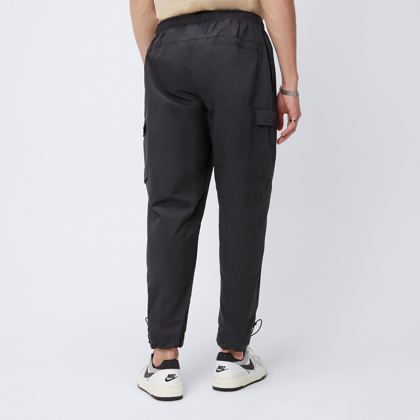 Spodnie dresowe męskie NIKE PLAYERS TRACK PANTS  dx2033-010 kolor czarny
