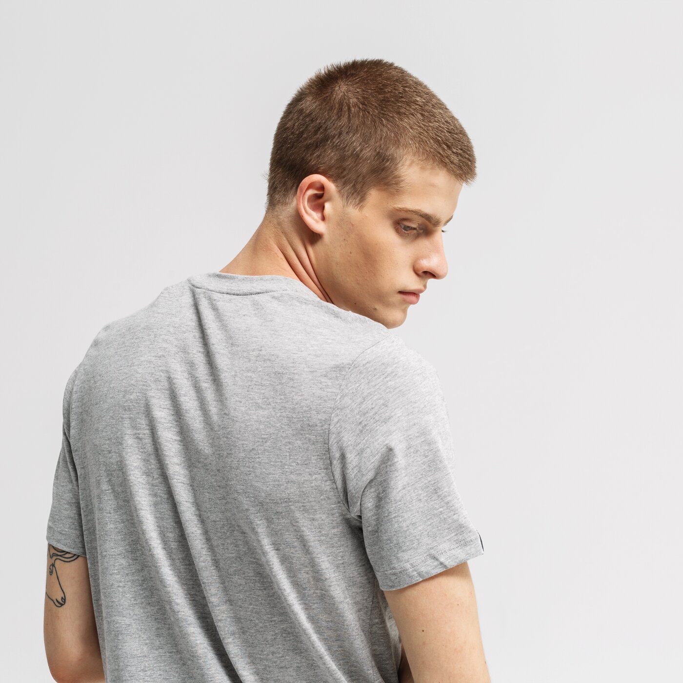 Koszulka męska UMBRO T-SHIRT SS LINEAR LOGO GRAPHIC 65551u-b43 kolor szary