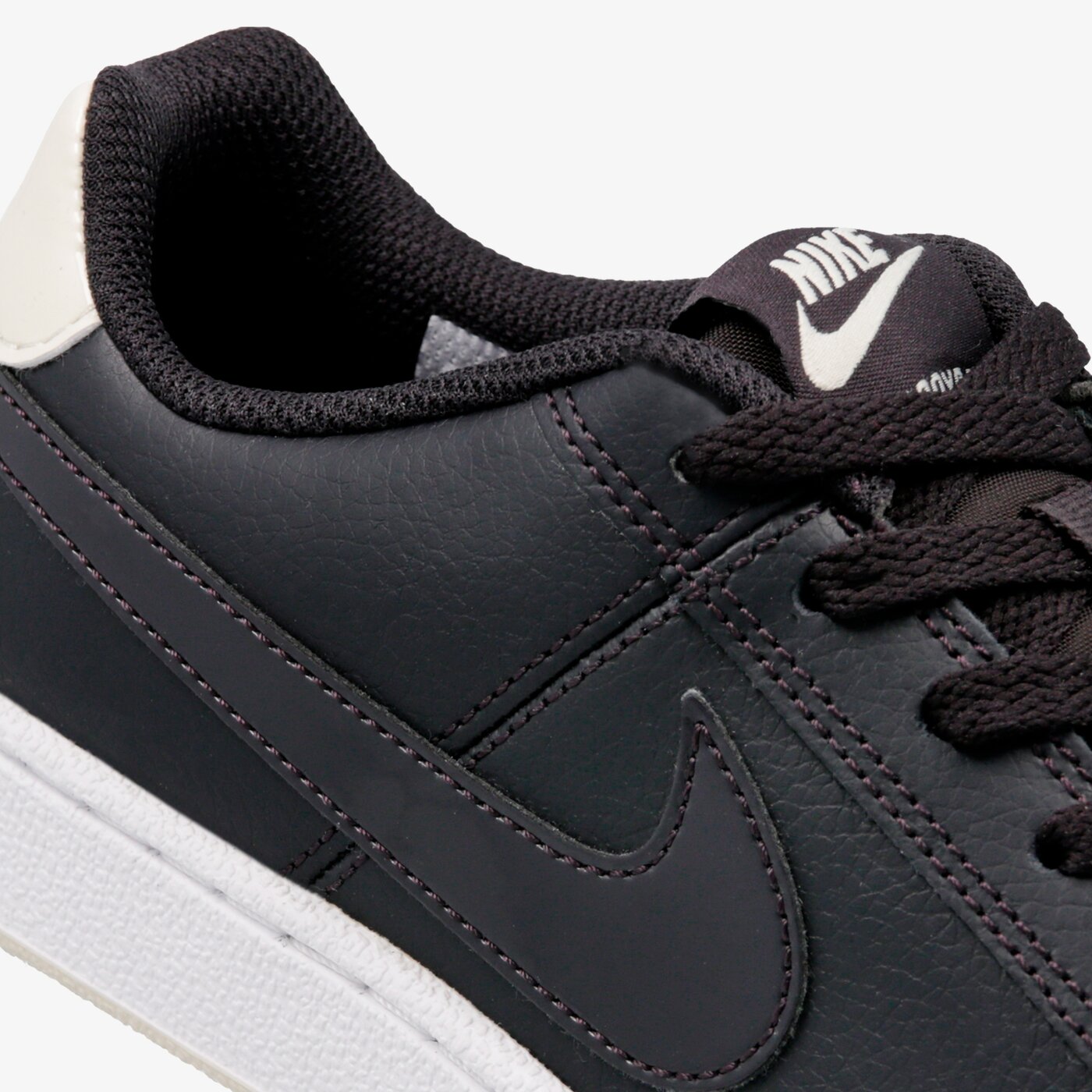 Buty sportowe damskie NIKE WMNS COURT ROYALE 749867-004 kolor niebieski