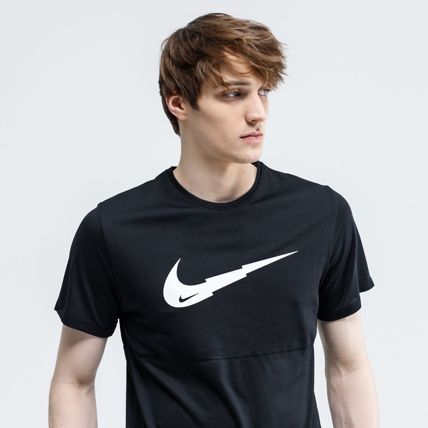 Koszulka męska NIKE T-SHIRT M NK BREATHE RUN SS WR PO GX cj5386-010 kolor czarny