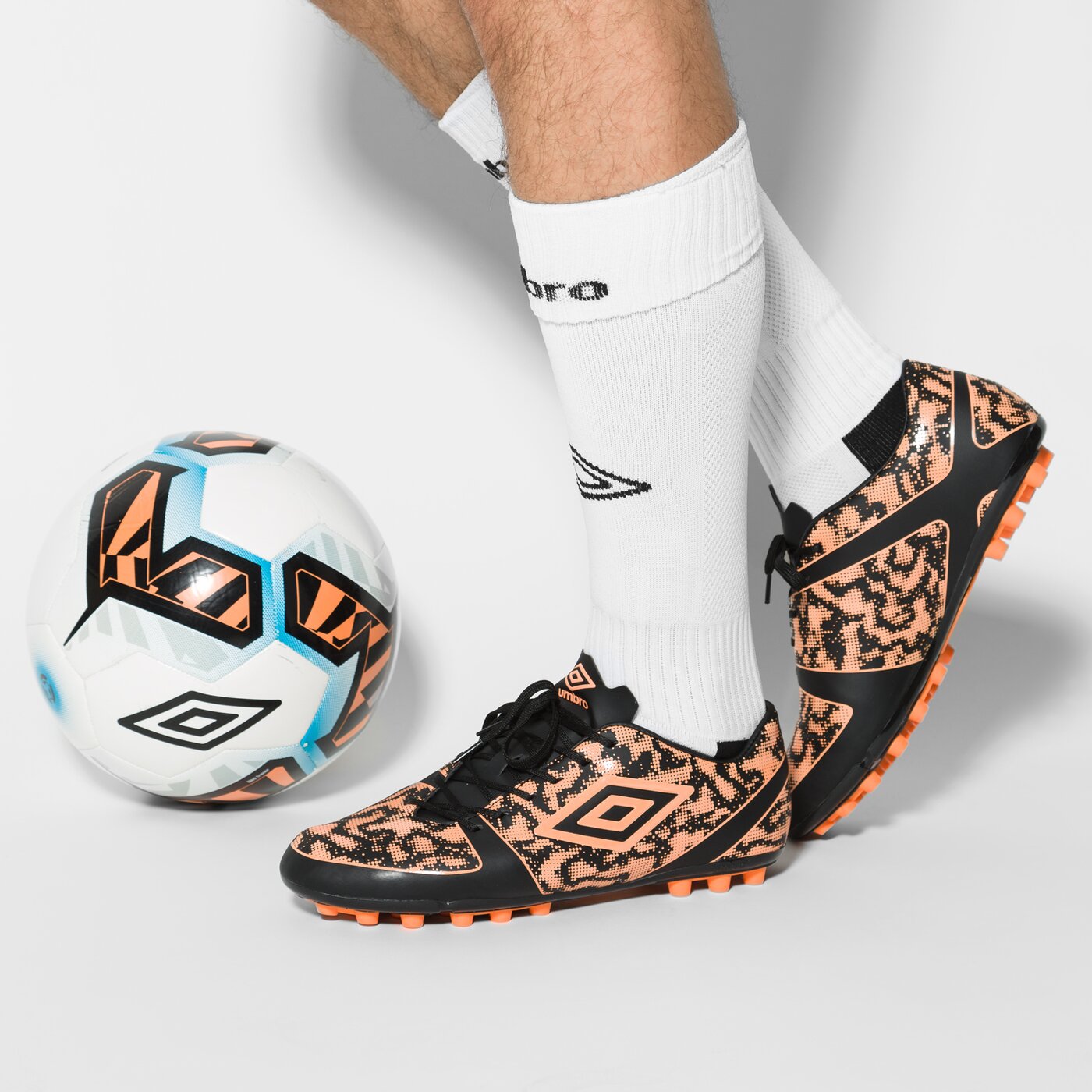 Buty piłkarskie męskie UMBRO EXTREMIS V AG 85789uelv kolor czarny