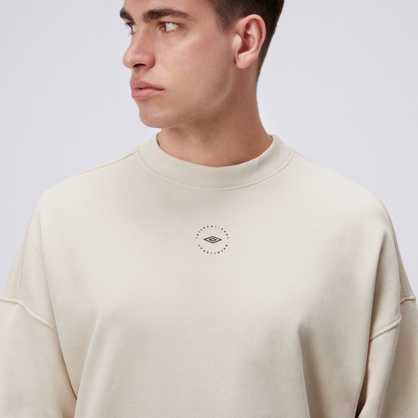 Bluza męska UMBRO BLUZA ESS CREW NECK ul125blm03001 kolor beżowy