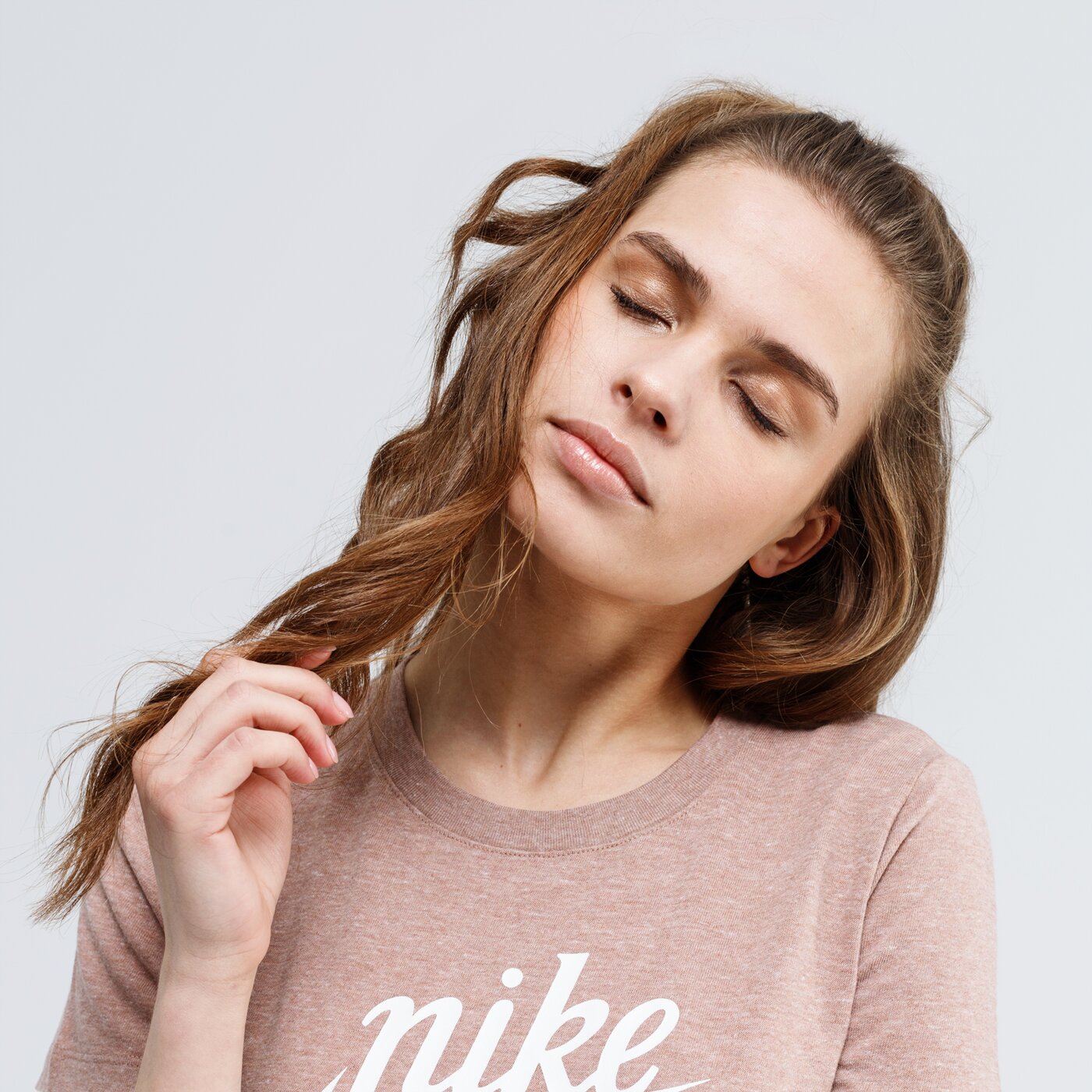 Koszulka damska NIKE T-SHIRT RUN ck4371-283 kolor brązowy