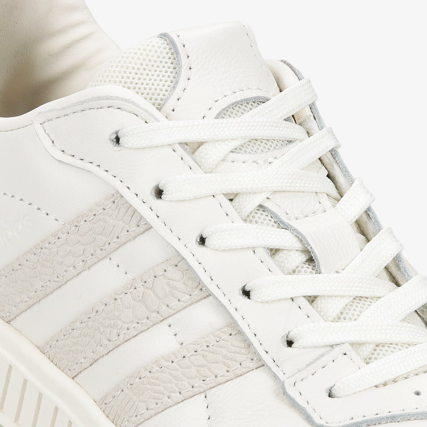 Buty sportowe damskie ADIDAS COURTMASTER fw2900 kolor beżowy