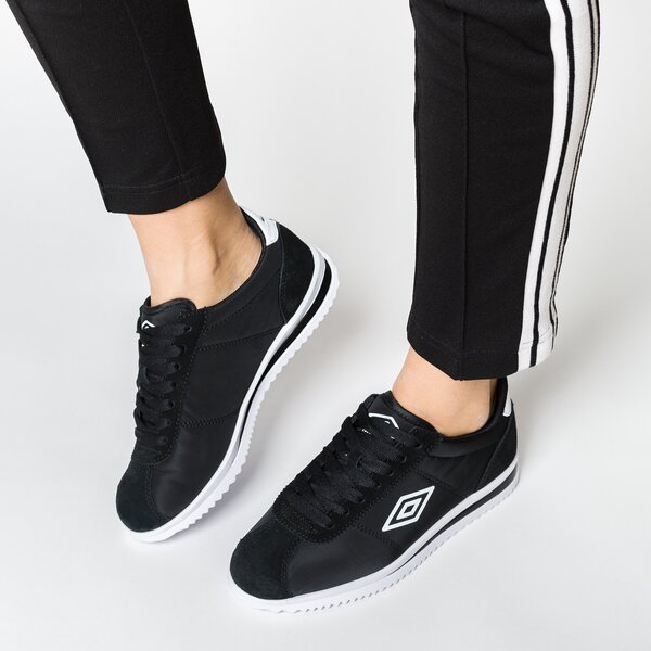 Buty sportowe damskie UMBRO TACY umwd118011 kolor czarny