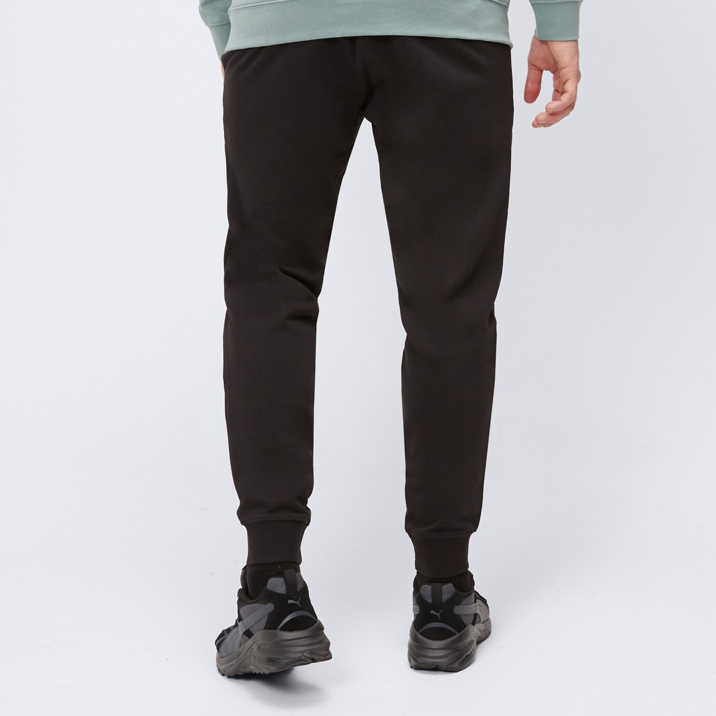 Spodnie dresowe męskie PUMA SPODNIE ESS ELEVATED 68472901 kolor czarny