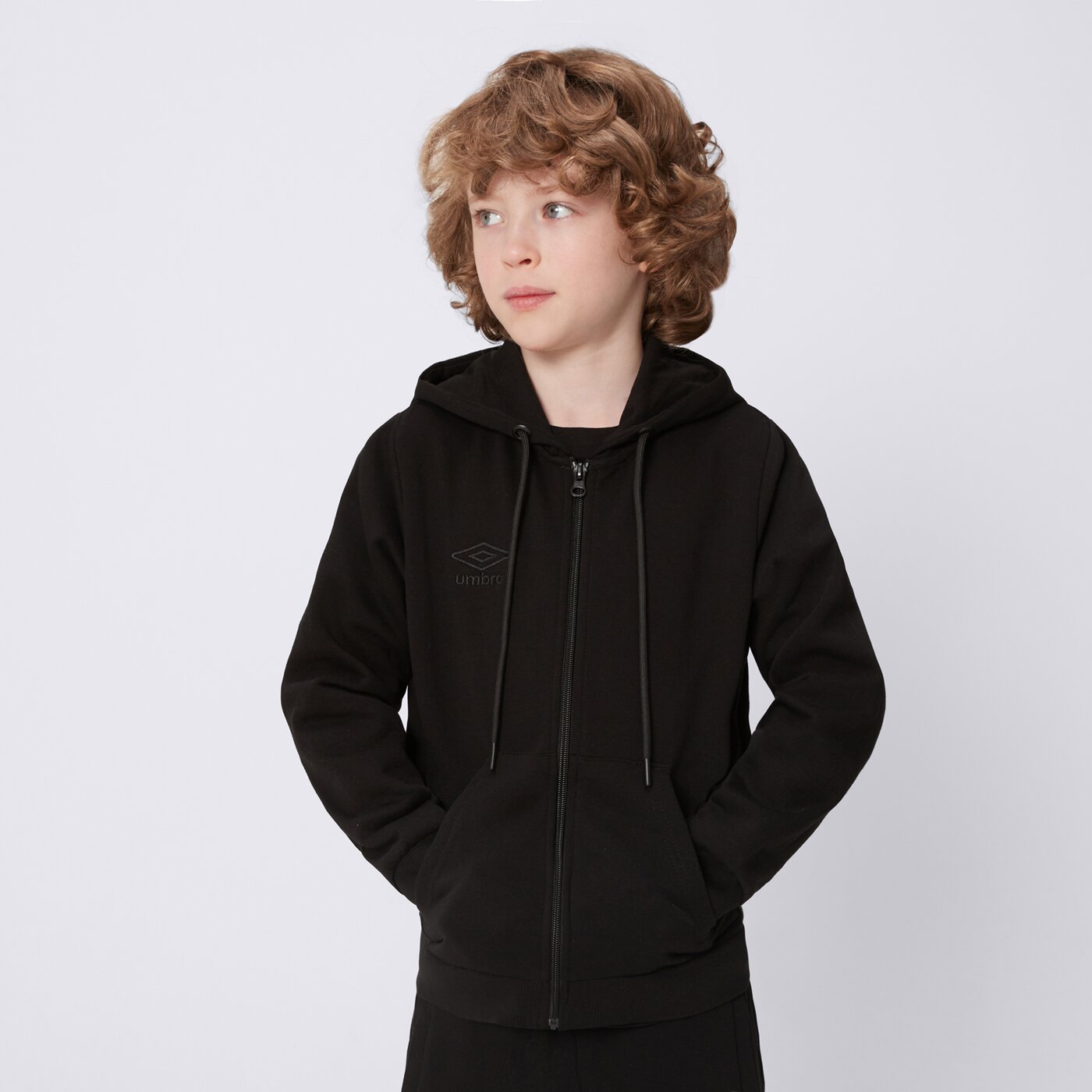 Bluza dziecięca UMBRO BLUZA ROZPINANA Z KAPTUREM GALLO JR ul125blmj9001 kolor czarny