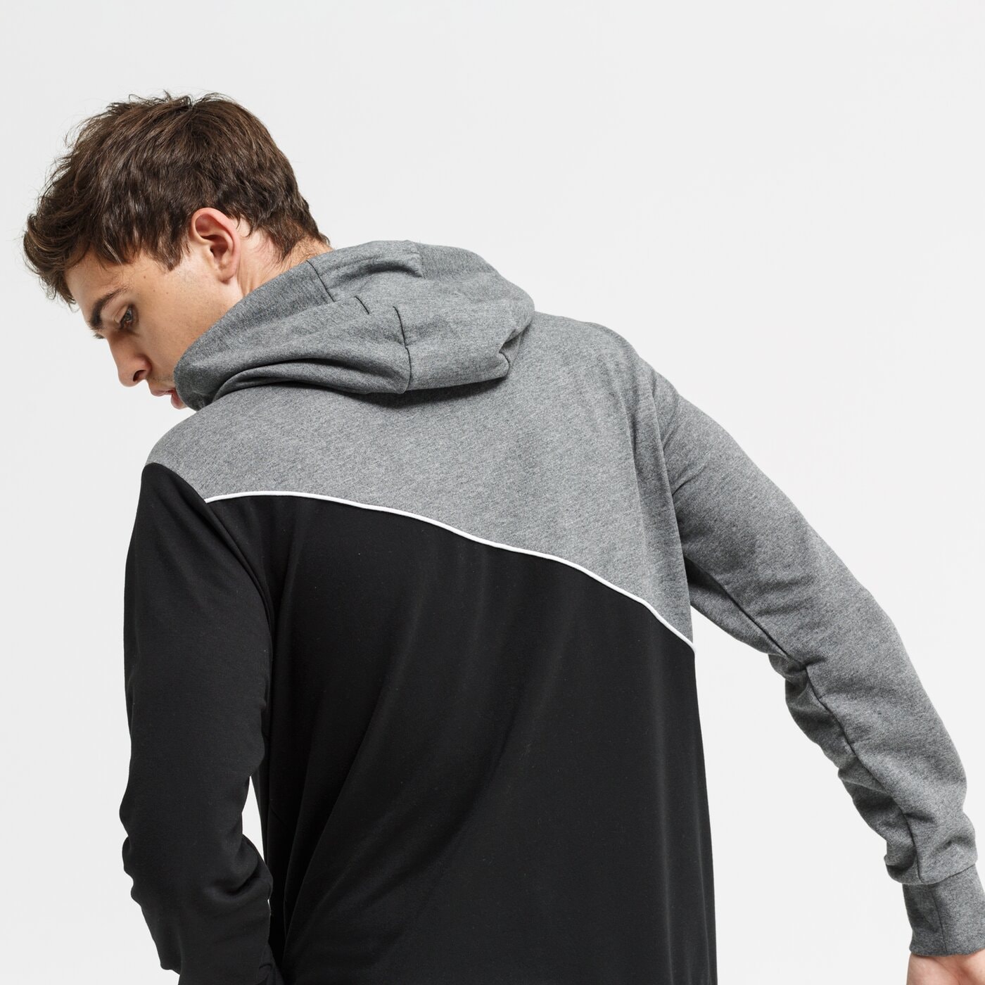 Bluza męska UMBRO BLUZA Z KAPTUREM KOLIMA ul39blm19002 kolor czarny