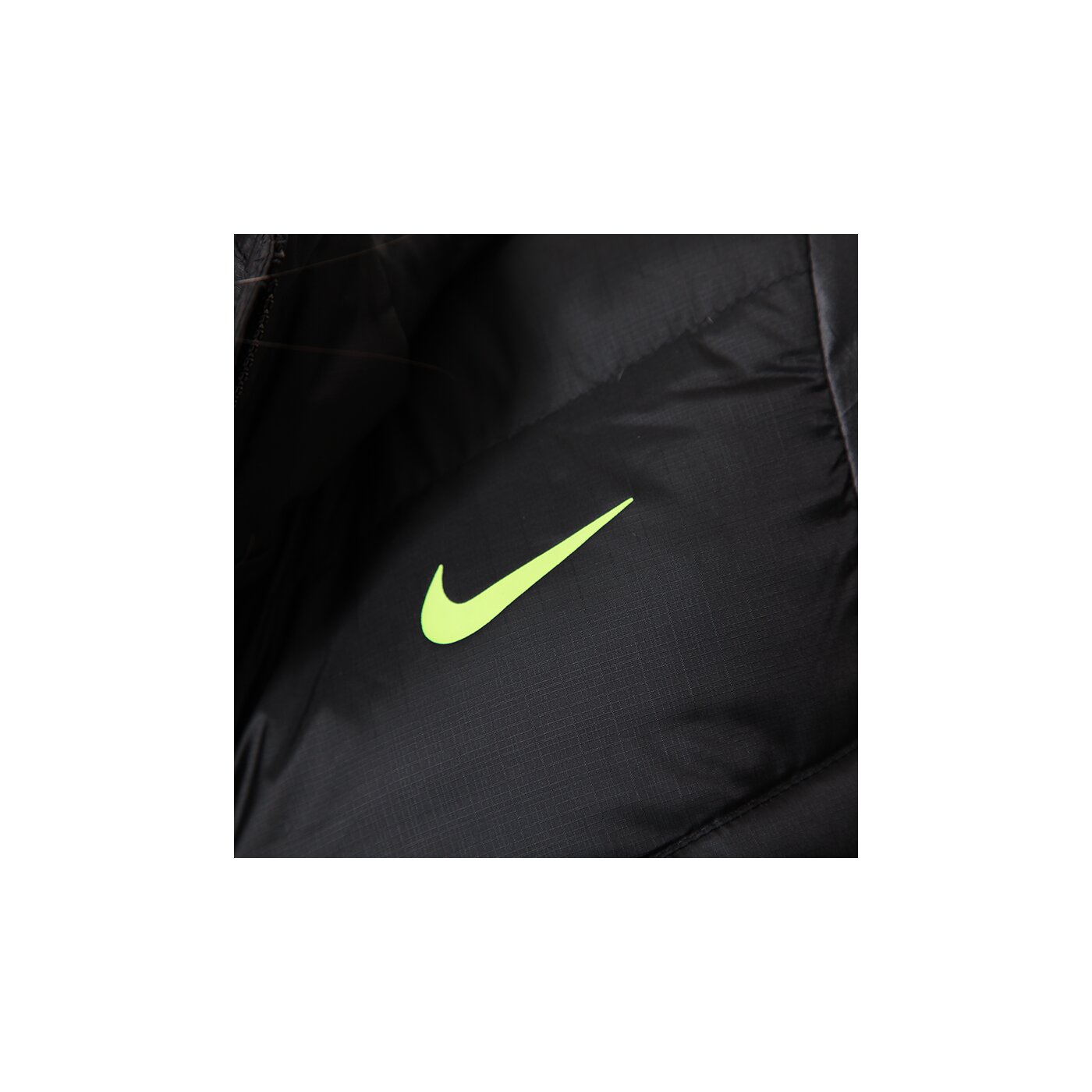 Kurtka zimowa damska NIKE KURTKA ALLIANCE JKT - 550 HOODED 626977010 kolor czarny