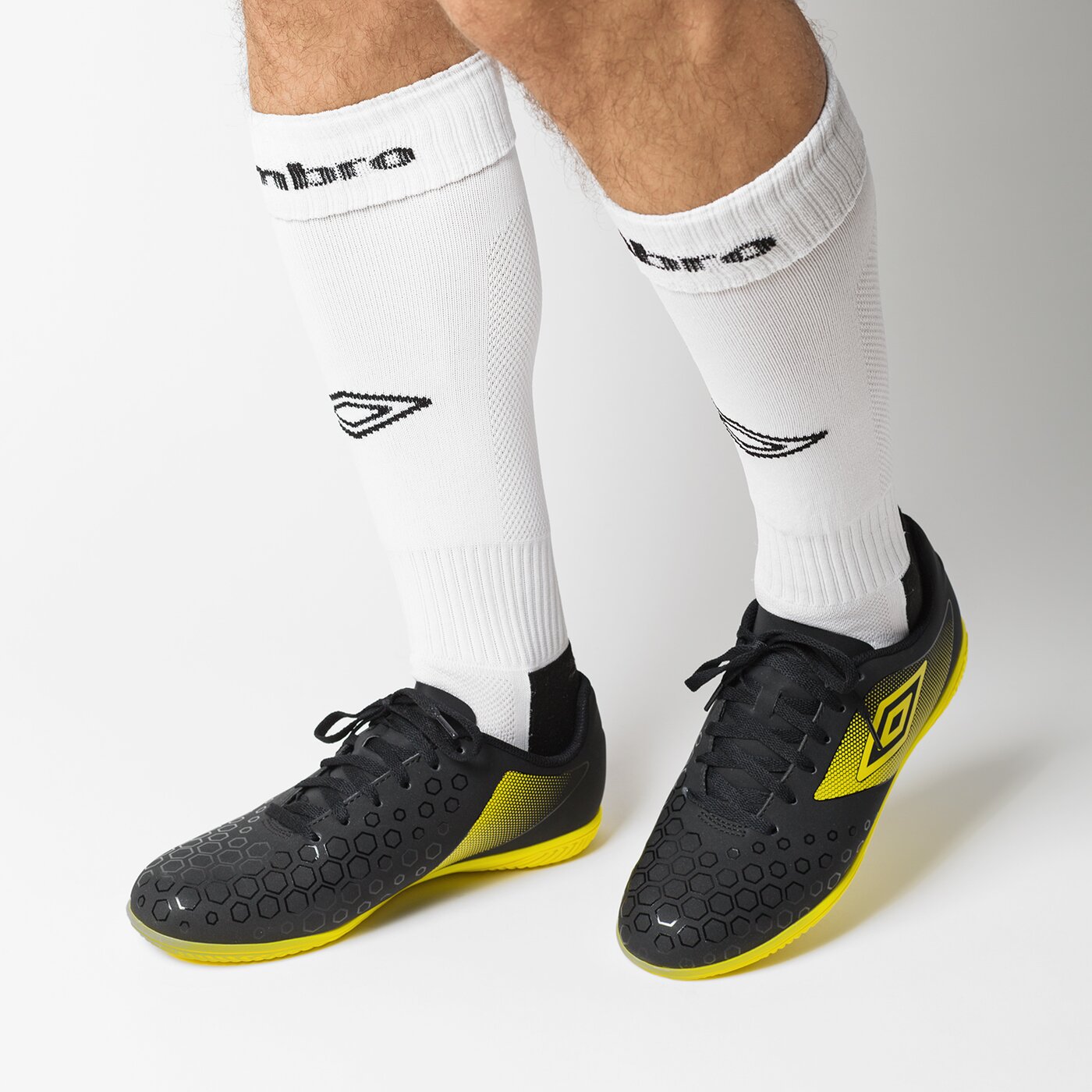 Buty piłkarskie męskie UMBRO UX ACCURO II LEAGUE IC 81368ufnh kolor czarny