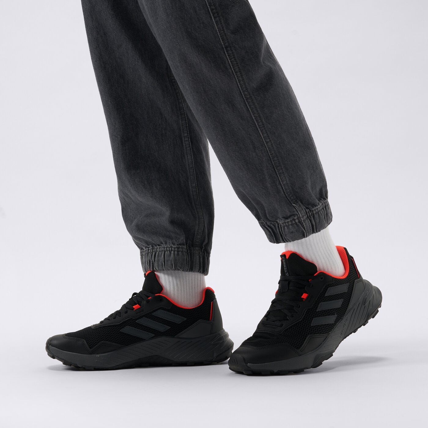 Buty outdoor męskie ADIDAS TRACEFINDER ie5907 kolor czarny