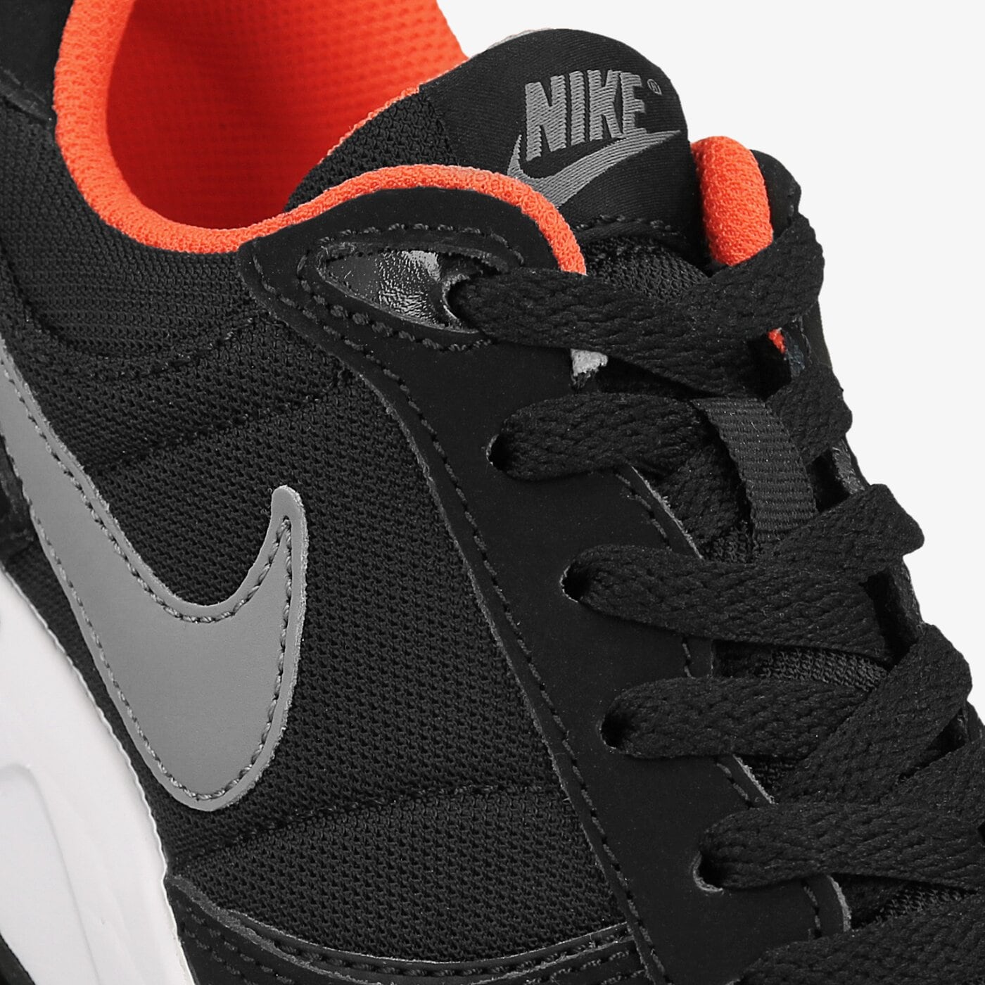 Buty dziecięce NIKE NIGHTGAZER (GS)  705477-011 kolor czarny