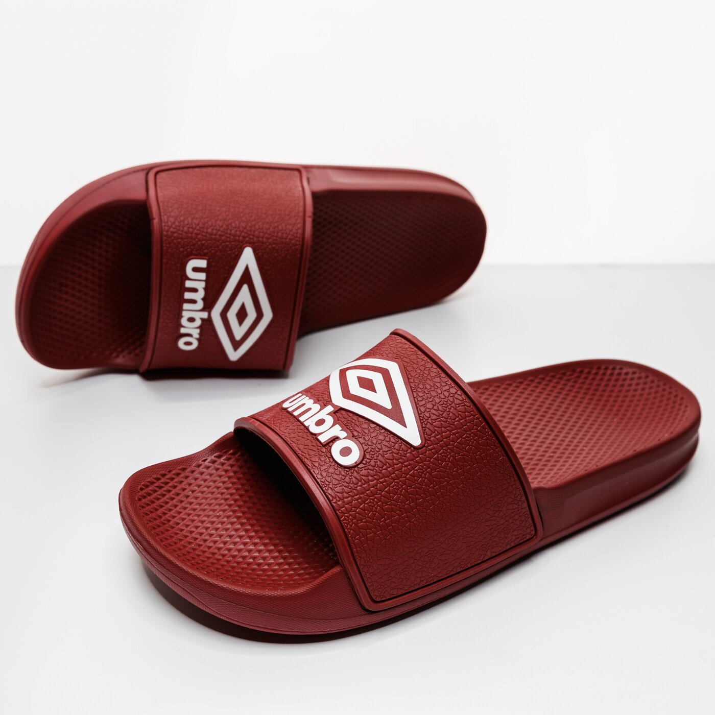Klapki męskie UMBRO SQUADRA SLIDE  81679u-6jy kolor bordowy
