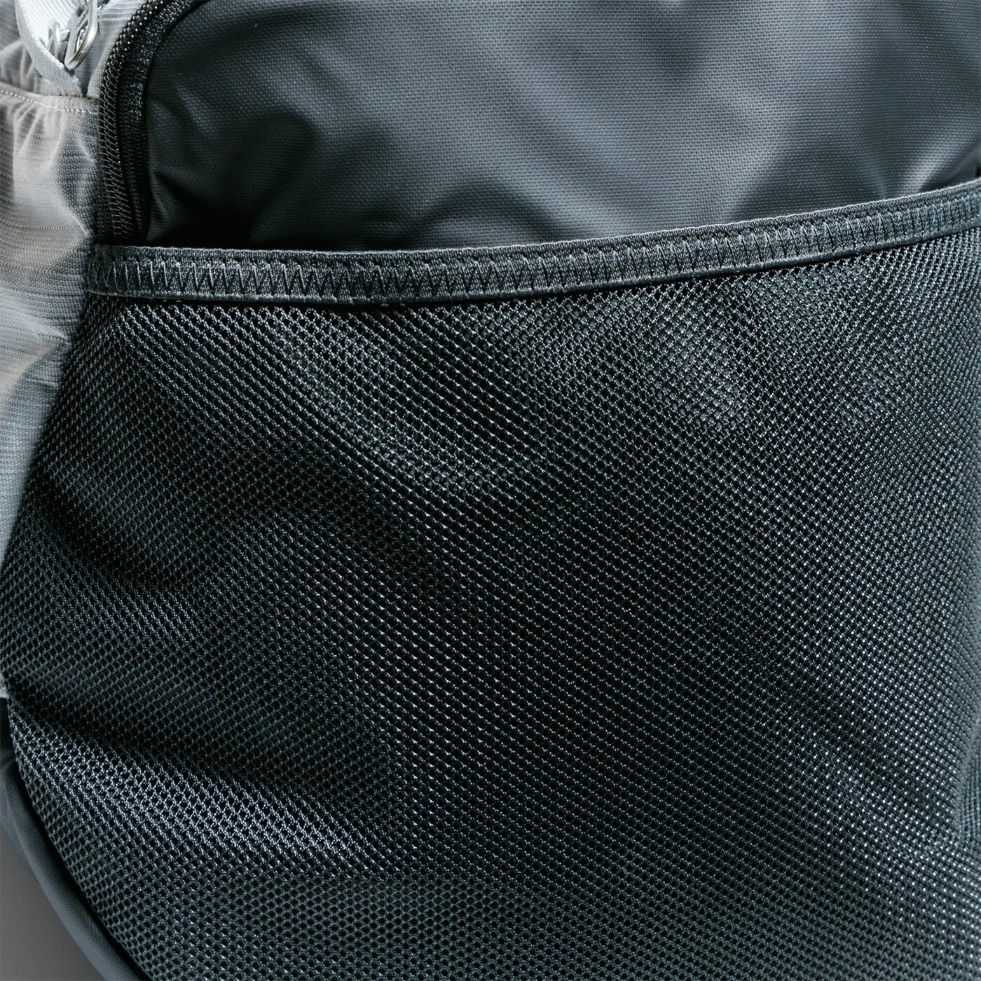 Torba sportowa damska NIKE TORBA BRASILIA S ba5957-077 kolor szary