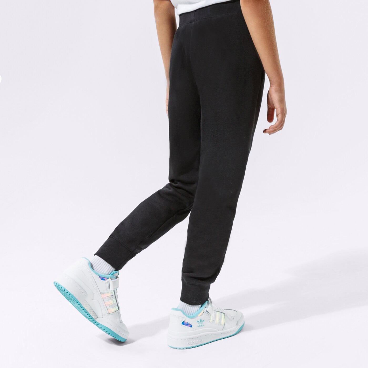 Spodnie dziecięce NIKE SPODNIE SPORTSWEAR CLUB FLEECE GIRL dc7207-010 kolor czarny