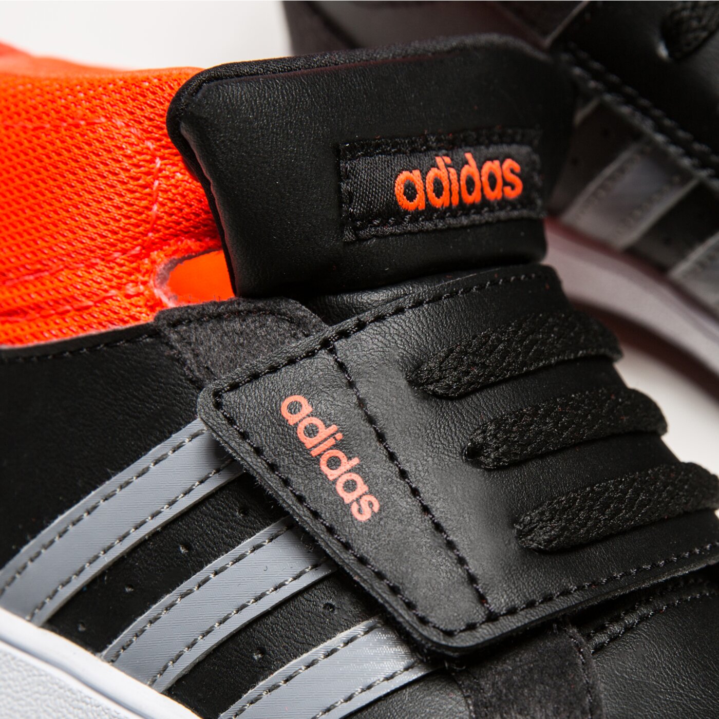 Buty dziecięce ADIDAS HOOPS CMF MID INF aw5129 kolor czarny