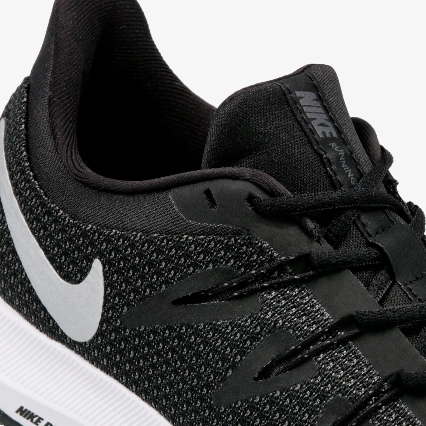 Buty do biegania damskie NIKE WMNS QUEST aa7412-001 kolor czarny