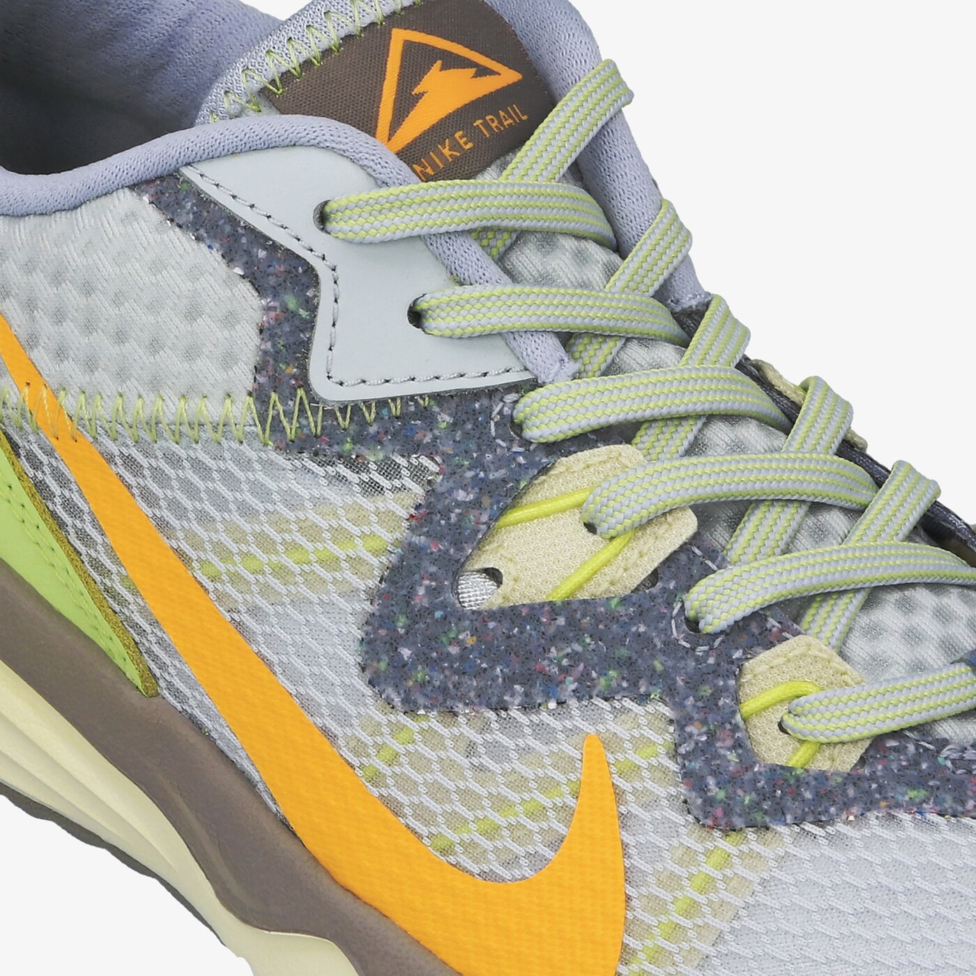 Buty do biegania damskie NIKE JUNIPER TRAIL cw3809-002 kolor multicolor