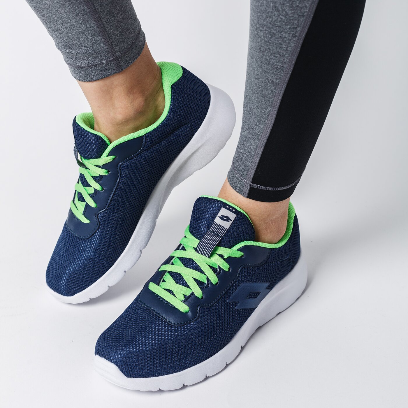 Buty dziecięce LOTTO MEGALIGHT JR L t4263 kolor granatowy