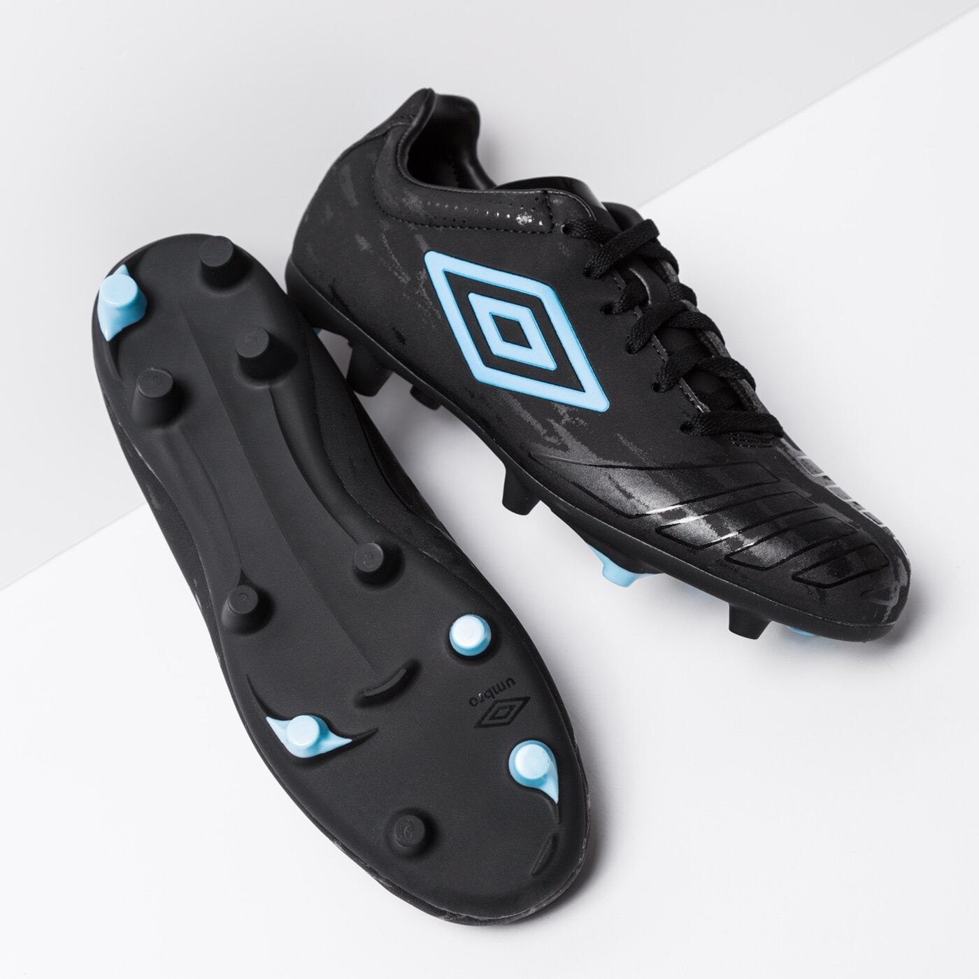 Buty piłkarskie dla dzieci UMBRO UX ACCURO CLUB HG - JNR 81188ufaf kolor czarny