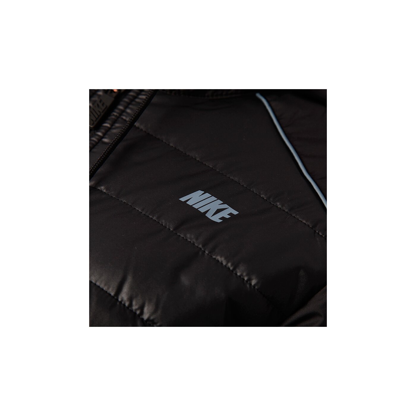 Kurtka zimowa damska NIKE KURTKA DEFENDER JACKET HOODED 541404010 kolor czarny