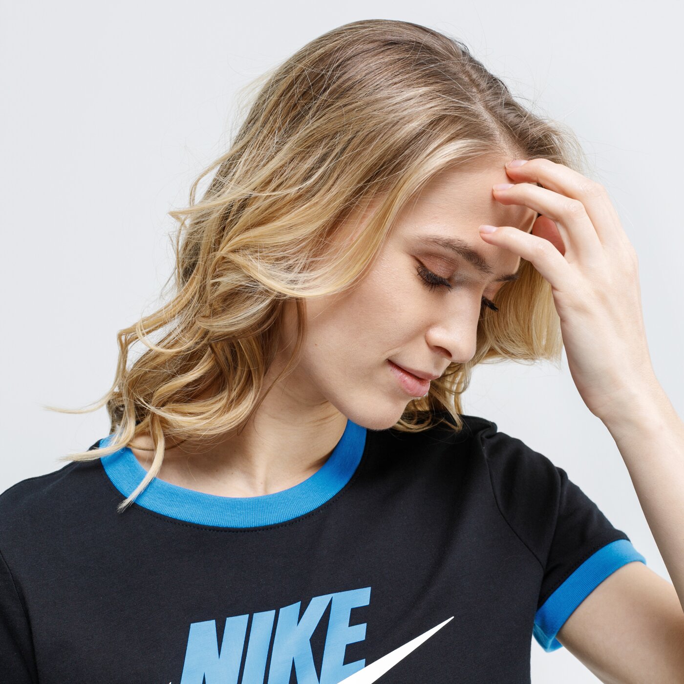 Koszulka damska NIKE T-SHIRT W NSW FUTURA RINGE ci9374-010 kolor czarny