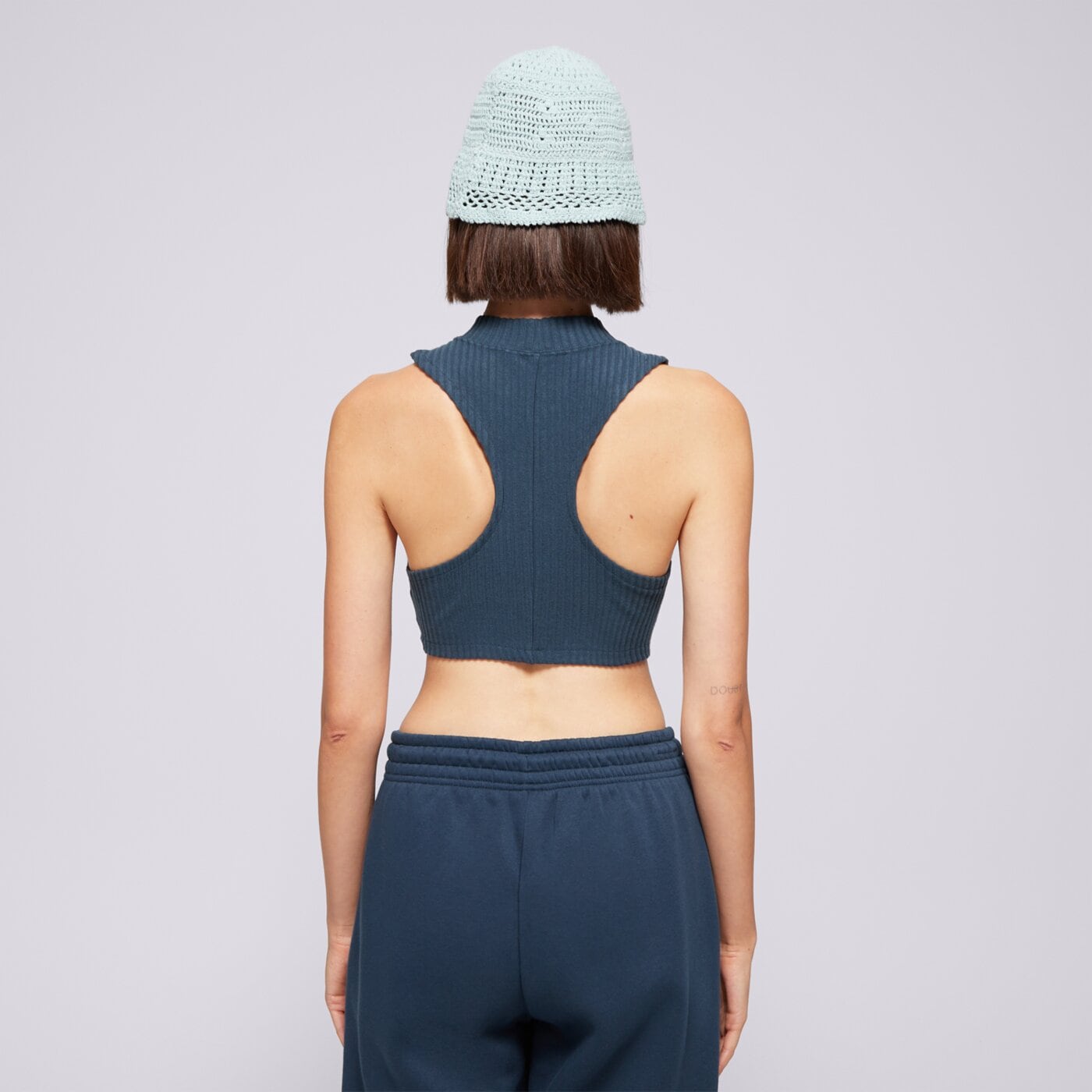 Top damski NIKE TOP W NSW NK CHLL KNT RIB CRP TNK fn3677-478 kolor granatowy