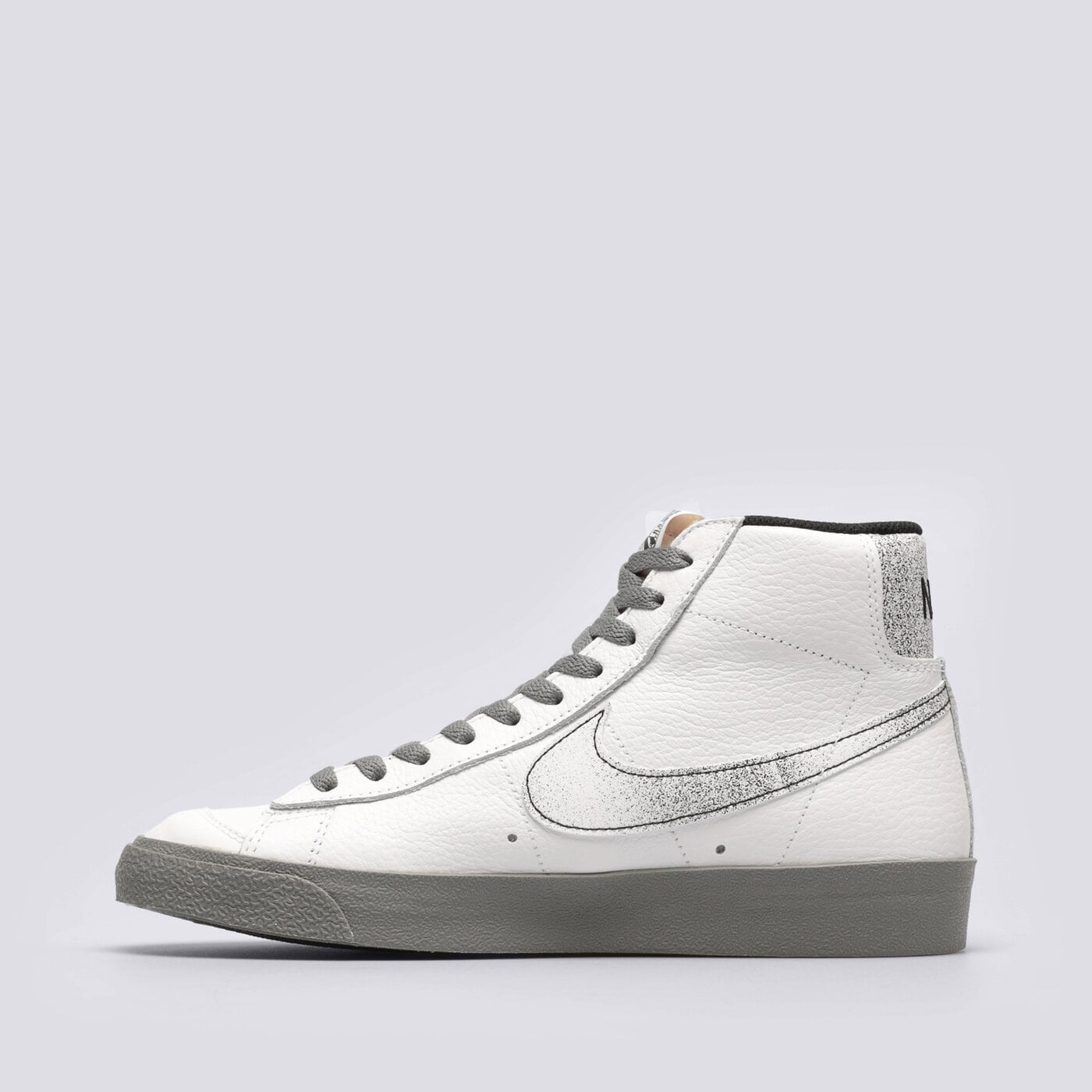 Buty sportowe męskie NIKE BLAZER MID '77 EMB dv7194-100 kolor biały