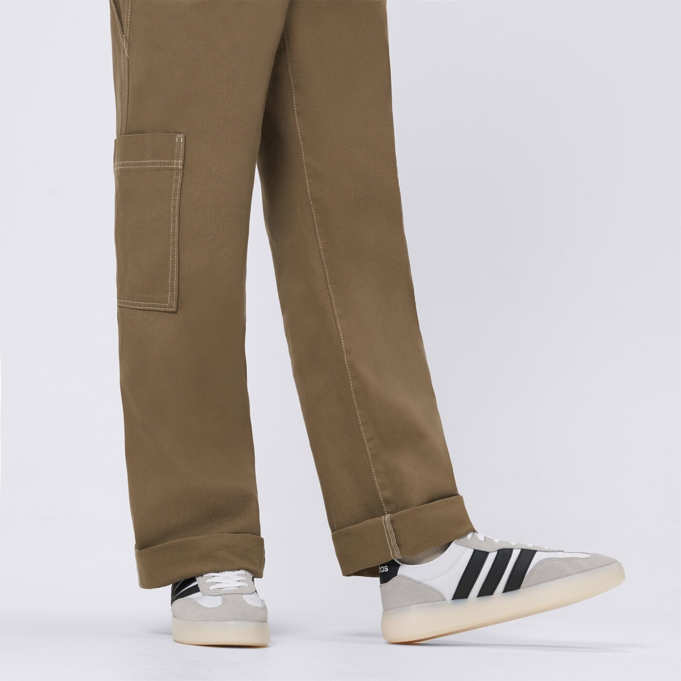 Buty sportowe męskie ADIDAS BARREDA DECODE ji2315 kolor biały