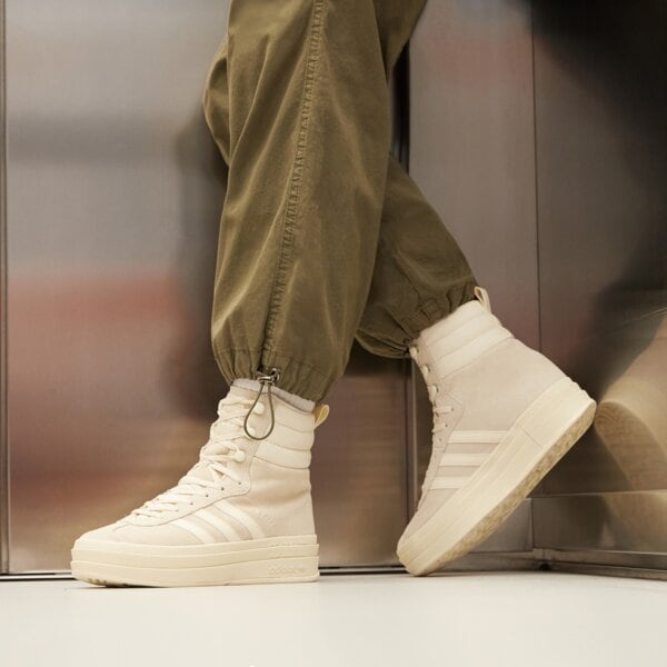 Buty sportowe damskie ADIDAS GAZELLE BOOT W id6984 kolor beżowy