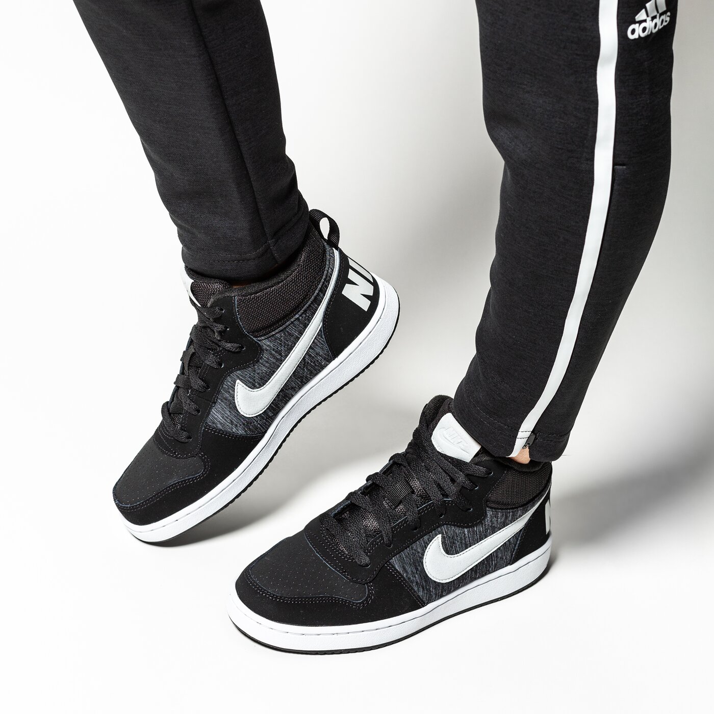 Buty dziecięce NIKE COURT BOROUGH MID SE BG 918340-007 kolor czarny