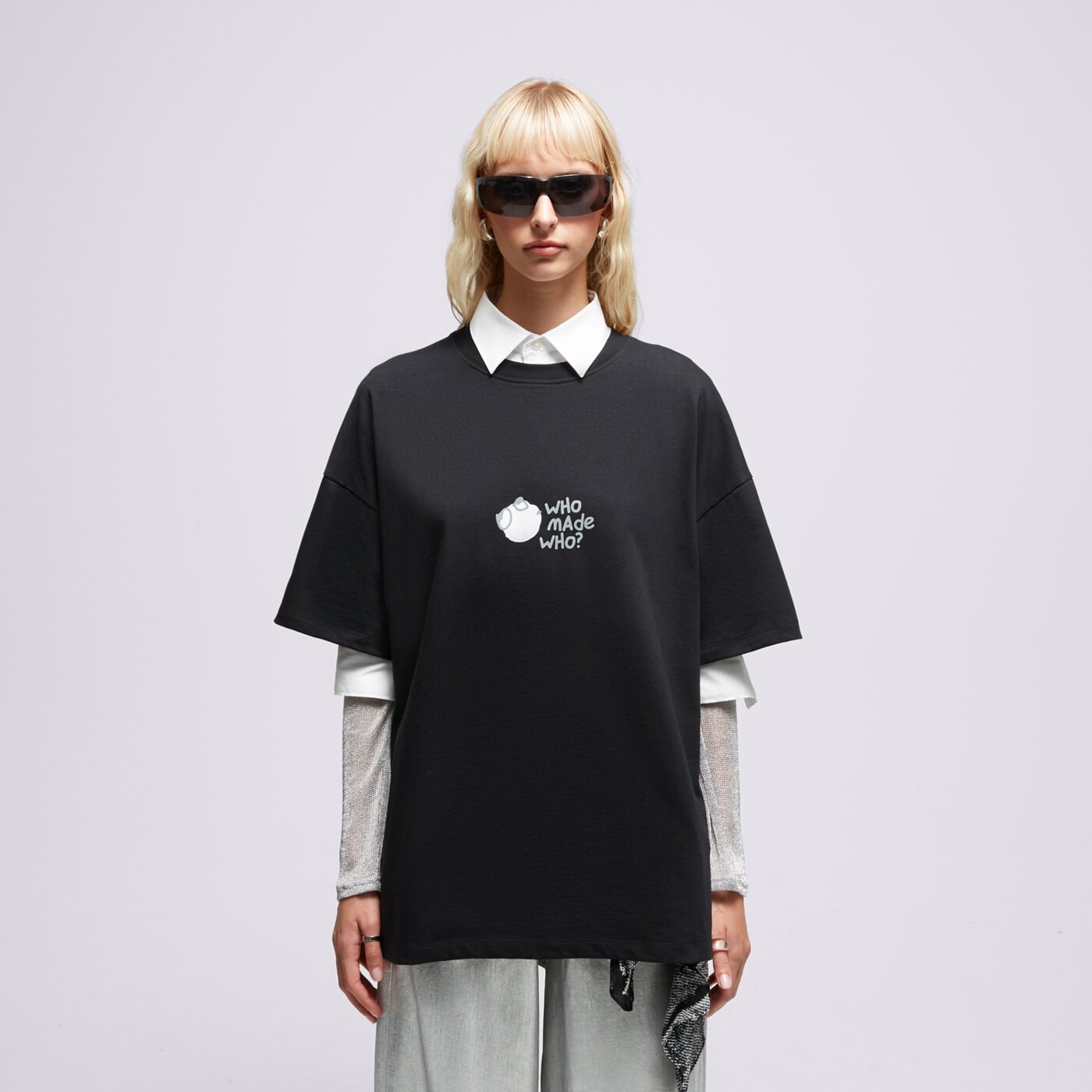 S.NOW JOB SIZEER T SHIRT “WHO MADE WHO”-BLACK si123tsu50002 kolor czarny