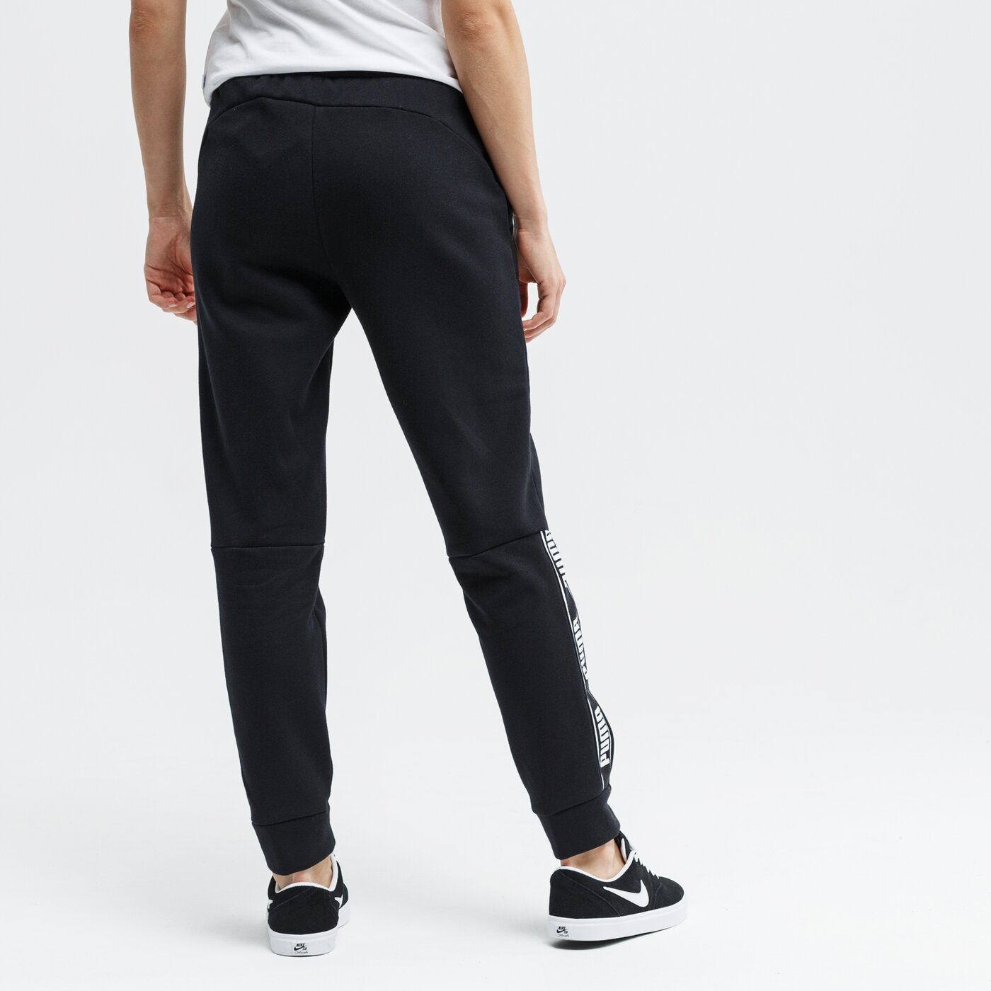 Spodnie dresowe damskie PUMA SPODNIE AMPLIFIED FL 58047801 kolor czarny