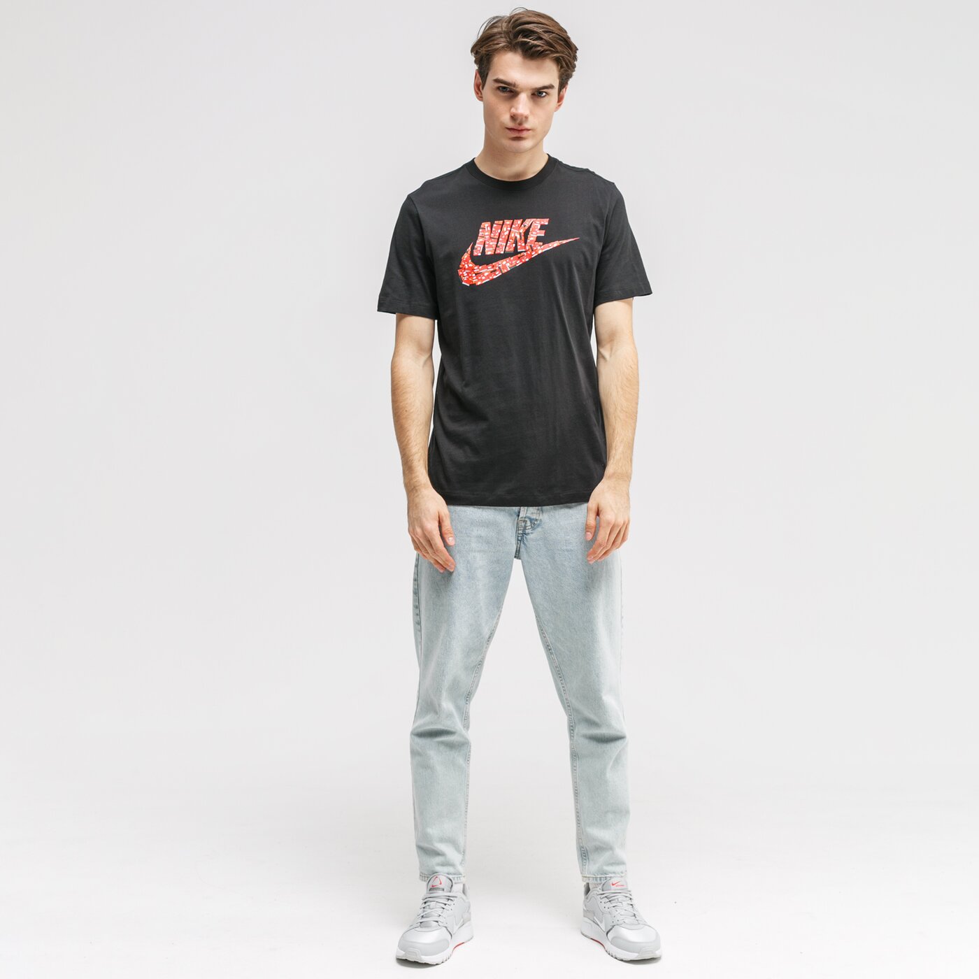 Koszulka męska NIKE T-SHIRT NSW SS FUTURA SHOEBOX cw0432-010 kolor czarny