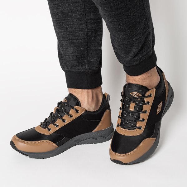 Buty outdoor męskie UMBRO NEVIS LOW ummo217007 kolor brązowy