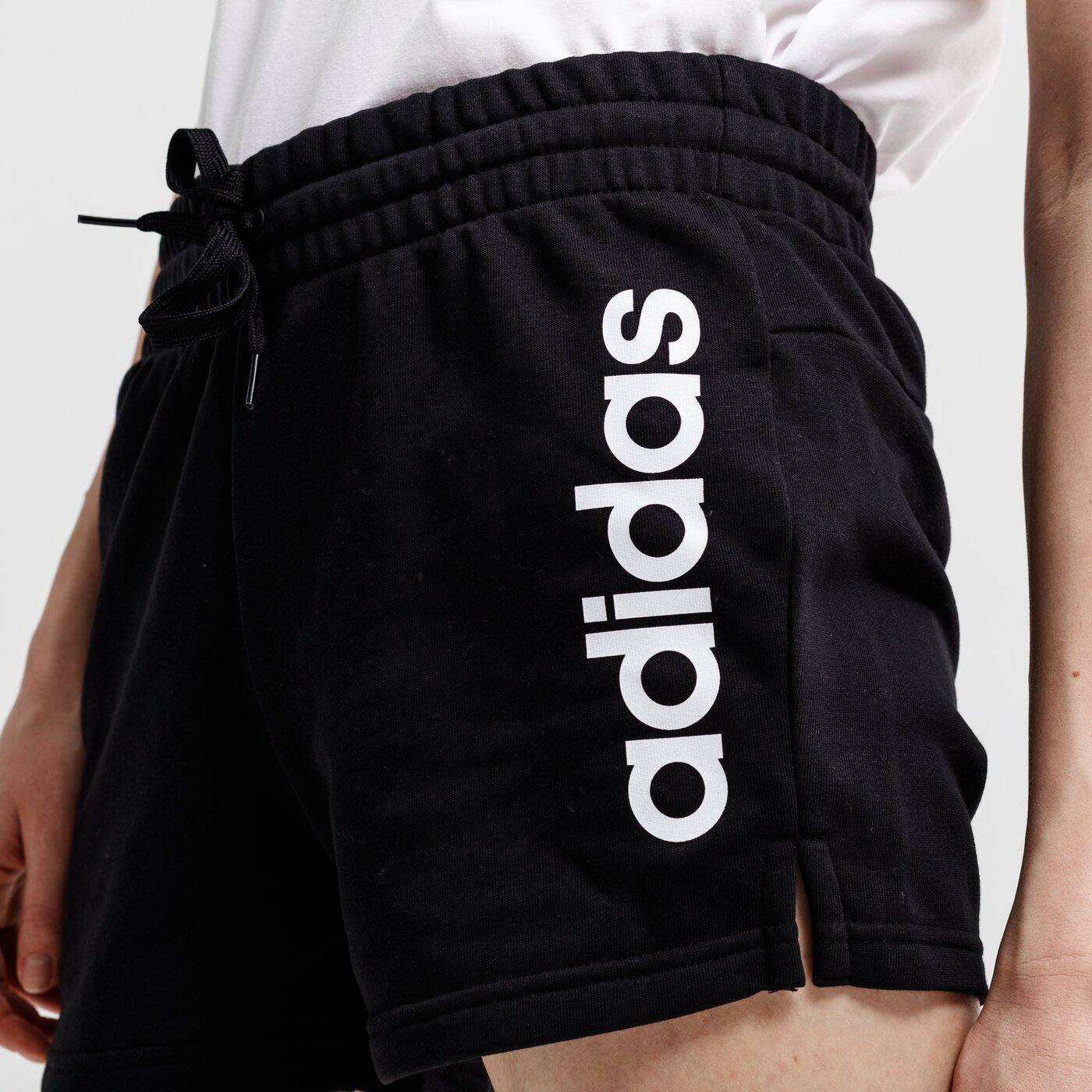 Spodenki damskie ADIDAS SZORTY W E LIN dp2393 kolor czarny