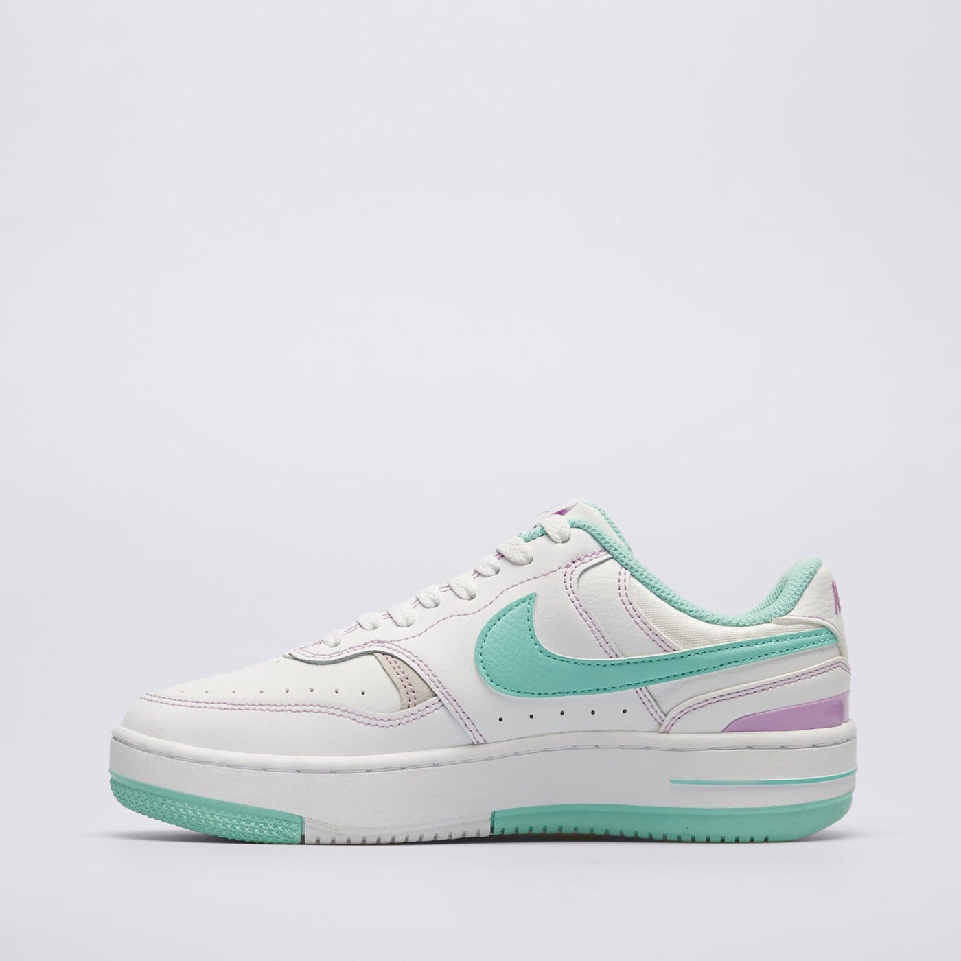 Buty sportowe damskie NIKE GAMMA FORCE AT fn7109-100 kolor biały