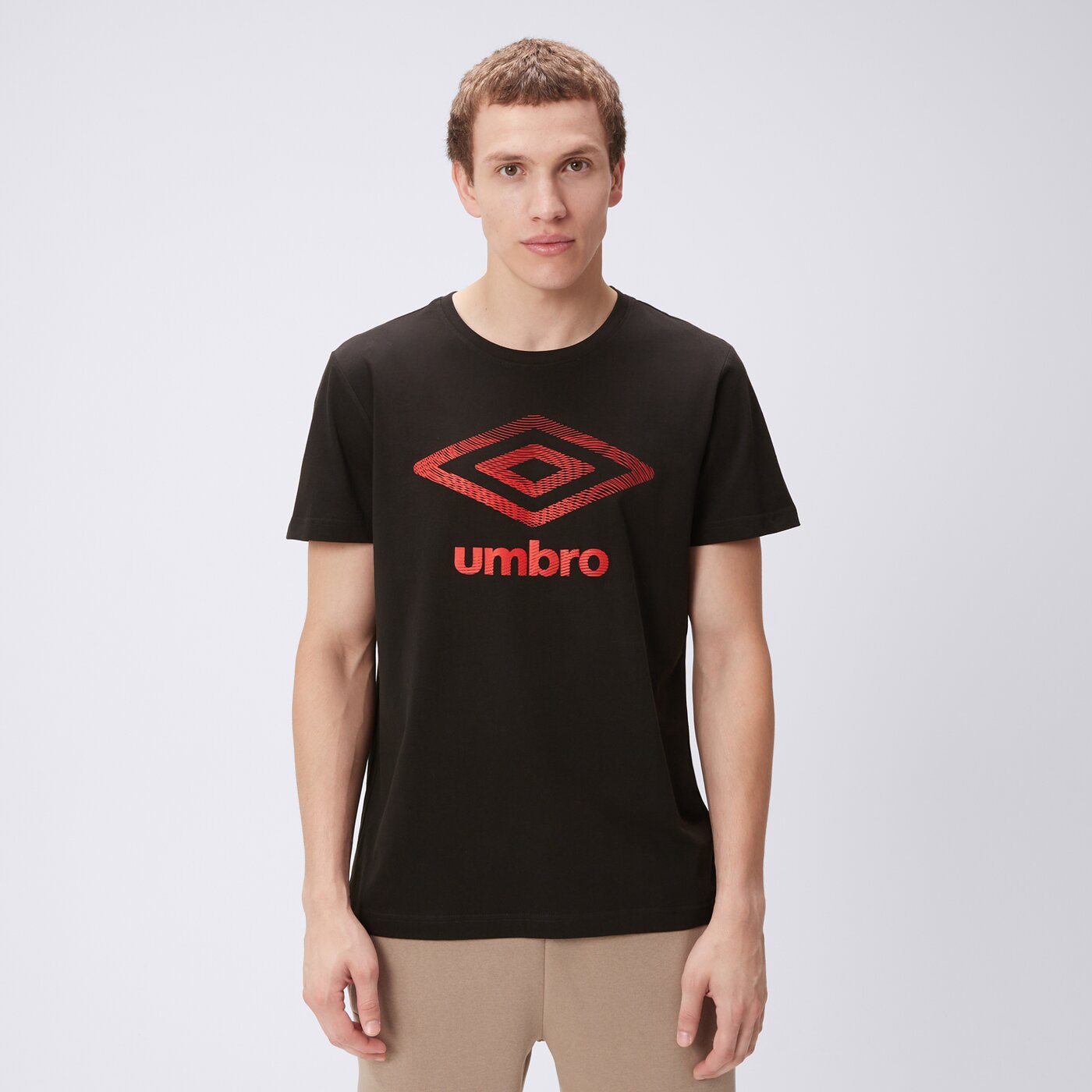 Koszulka męska UMBRO T-SHIRT UMBRO GRAPHICS BLACK ul325tsm02001 kolor czarny