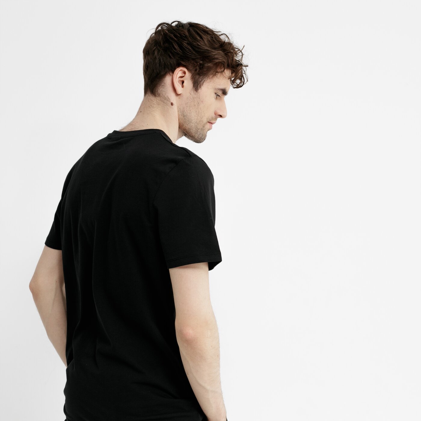 Koszulka męska UMBRO T-SHIRT SS VELOCITA STACKED GRAPHIC 65444u-gxp kolor czarny